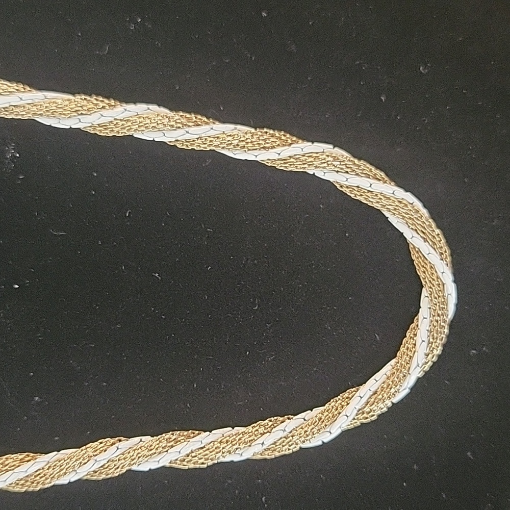 Mesh-twist Necklace